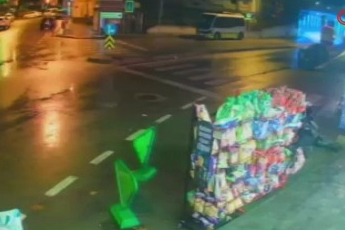 Bursa'da korkunç kaza! Başını bariyere vurdu