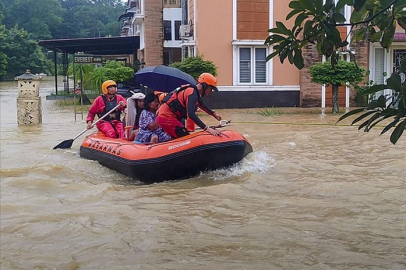 Güneydoğu Asya ülkelerinde şiddetli yağışların yol açtığı afetler 1200'e yakın can aldı