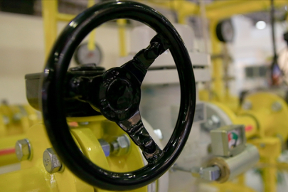 AB, Rusya'dan gaz alımını 2027'de sona erdirecek