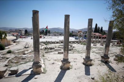 İsrail’i Ramallah’taki tarihi sütunları çalmakla suçlayan Filistin, uluslararası müdahale çağrısı yaptı