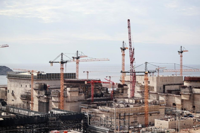 Türkiye'nin iletim sistemine enerji aktaracak Akkuyu NGS'deki tesise elektrik verildi