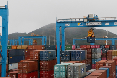 Çin'in ihracatı, ABD ile varılan geçici uzlaşmanın ardından kasımda yeniden artışa geçti