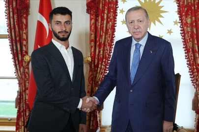 Cumhurbaşkanı Erdoğan, Oscar ödüllü Filistinli yönetmen Basel Adra'yla görüştü