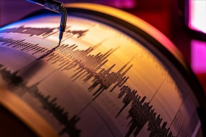 Japonya açıklarında 7,6 büyüklüğünde deprem