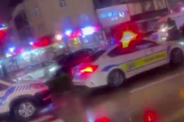 Kaza yerine gelen polis, kendi oğlunun yaralı olduğunu görünce şok yaşadı