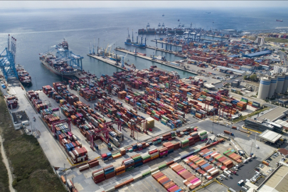 Türkiye komşularına 11 ayda 25,3 milyar dolarlık ihracat yaptı