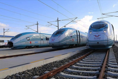 Ankara-İstanbul hattında 14 Aralık'tan itibaren cuma ve pazar günleri ek YHT seferi düzenlenecek