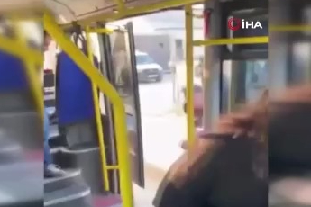 Bursa'da otobüste çıkan kavga satırlı baskına dönüştü