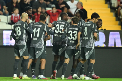 Beşiktaş, Süper Lig'de yarın Trabzonspor'a konuk olacak