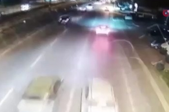 Bursa'da ehliyetsiz genç, ağabeyinin otomobili ile makas atarken kaza yaptı