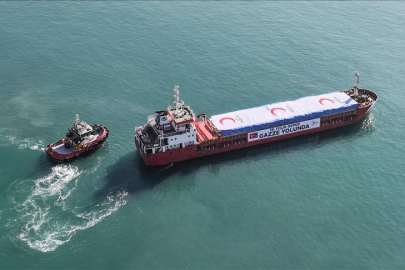 Türk Kızılayın Gazze için hazırladığı 19. "İyilik Gemisi" Mersin limanından uğurlandı