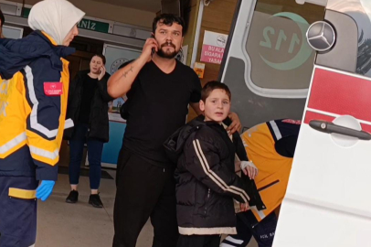 Bursa’da nacakla oynayan çocuğun parmağı kopma noktasına geldi