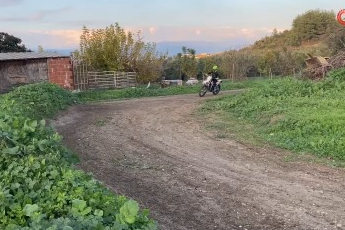 Minik motokrosçu Poyraz Kalender sezonu şampiyonlukla tamamladı