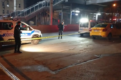 Bursa'da gece saatlerinde eğlence mekanı önünde silahlı kavga: 1'i ağır, 2 yaralı