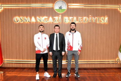 Başkan Aydın tarihi başarı yakalayan kardeşleri ağırladı