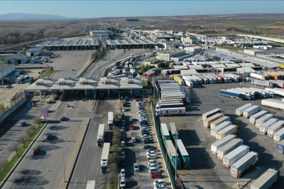 Kapıkule Gümrük Kapısı'nda günlük ticari araç geçiş rekoru kırıldı