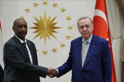 Cumhurbaşkanı Erdoğan, Sudan Egemenlik Konseyi Başkanı Burhan ile bir araya geldi