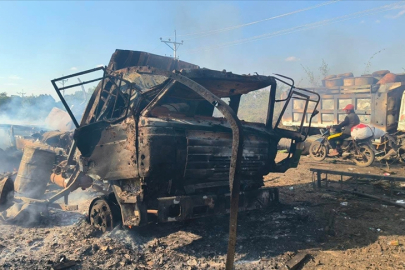 Myanmar'da darbenin ardından ilk kez yapılan seçimlerde ülke genelinde hava saldırıları sürüyor