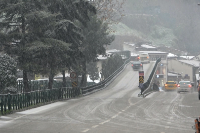 Bursa şehir merkezi de beyazlara büründü