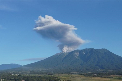 Endonezya'da Bur Ni Telong Yanardağı'nın alarm seviyesi yükseltildi