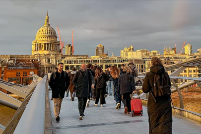 İngiltere’de Müslümanlar bağışta yüksek gelir grubu ortalamasını 10 kat aşarak ülkenin en cömert topluluğu oldu