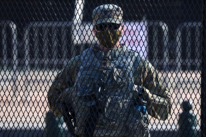 Trump, Chicago, Los Angeles ve Portland’daki ulusal muhafızları geri çekeceğini açıkladı