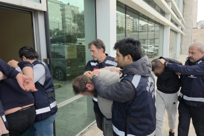 Silahlı tehdit ve zorla para alma iddiası: 4 şüpheli adliyede