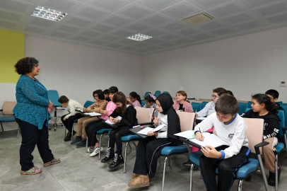 Küçük yazarlar kalemlerini ustalığa taşıyor