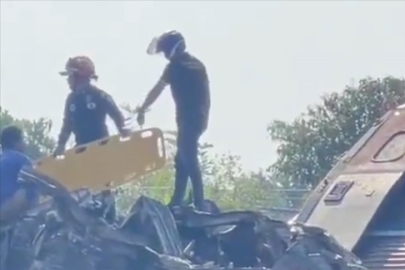 Tayland'da üzerine inşaat vinci düşen trenin devrilmesi sonucu 22 kişi öldü, en az 30 kişi yaralandı