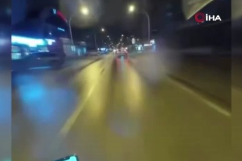 Bursa'da aniden yola çıkan cip motosikletle böyle çarpıştı