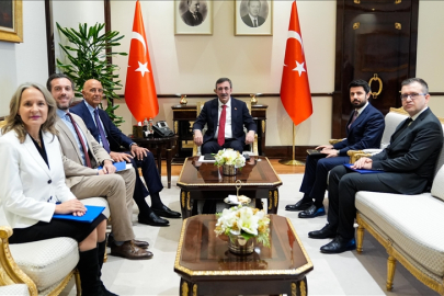 Cumhurbaşkanı Yardımcısı Yılmaz, ABD Büyükelçisi Barrack'ı kabul etti