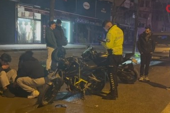 Bursa'da otomobil ile motosiklet çarpıştı: 2 yaralı