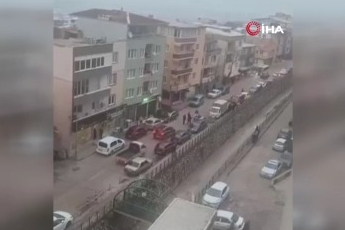 Bursa’da yol ortasında kavga trafiği kilitledi