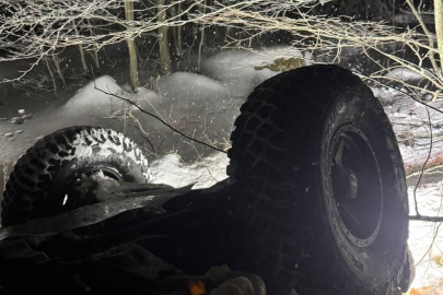 Kar yağışı kazaya neden oldu, İnegöl'de cip uçuruma yuvarlandı: 5 yaralı