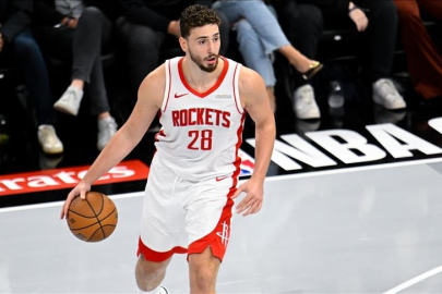 Alperen Şengün'den Spurs karşısındaki galibiyete "triple-double" eşiğinde katkı