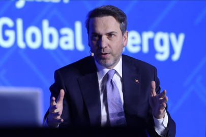 Bakan Bayraktar, enerjideki belirsizliklerin aşılmasında "güçlü uluslararası işbirliğinin" önemini vurguladı