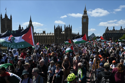 İngiltere'de tutuklu Filistin aktivistlerine destek eyleminde 86 kişi gözaltına alındı