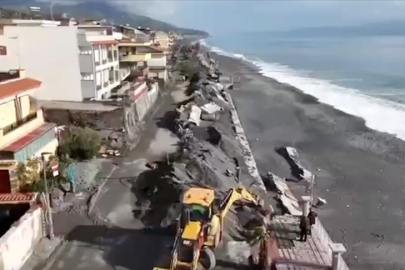 İtalya'da toprak kayması sebebiyle yaklaşık 1000 kişi tahliye edildi