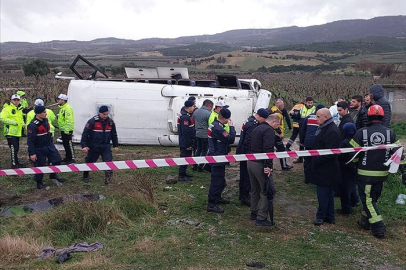 Devrilen midibüsteki 1 kişi hayatını kaybetti, 24 kişi yaralandı
