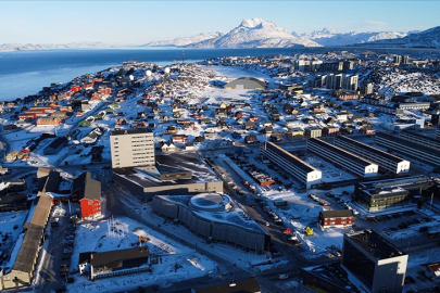 AKPM, Grönland hakkındaki önergeyi kabul etti