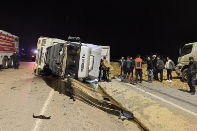 Bursa’da feci kaza: Devrilen talaş yüklü tır can aldı