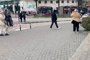 Bursa'da kuvvetli rüzgâr etkisini artırdı