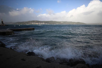 Meteorolojiden bazı iller için kuvvetli rüzgar ve fırtına uyarısı