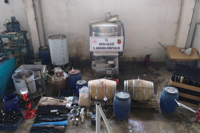 Bursa'da 800 litre kaçak şarap ele geçirildi