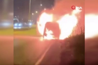 Bursa'da seyir halindeki otomobil alev topuna döndü