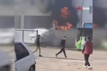 Bursa'da yangını vatandaşlar film izler gibi izledi