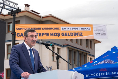 Cumhurbaşkanı Yardımcısı Yılmaz: 11 şehrimizi, bir ülke büyüklüğündeki bu bölgeyi yeniden inşa ettik