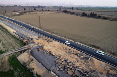 Deprem bölgesinde ulaştırma yatırımları hız kesmeden devam ediyor