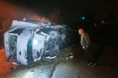 Bursa'da direksiyon hakimiyetini kaybeden tır kanala uçtu