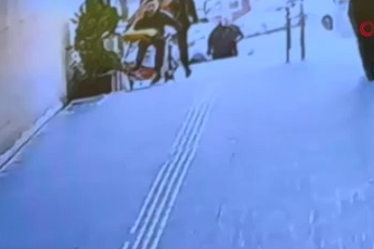 Bursa Adliyesi'ne silahı böyle sokmuş